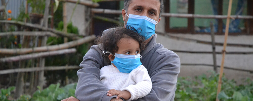 A,South-asian,Toddler,With,Her,Father,Wearing,Mask,In,Covid-19